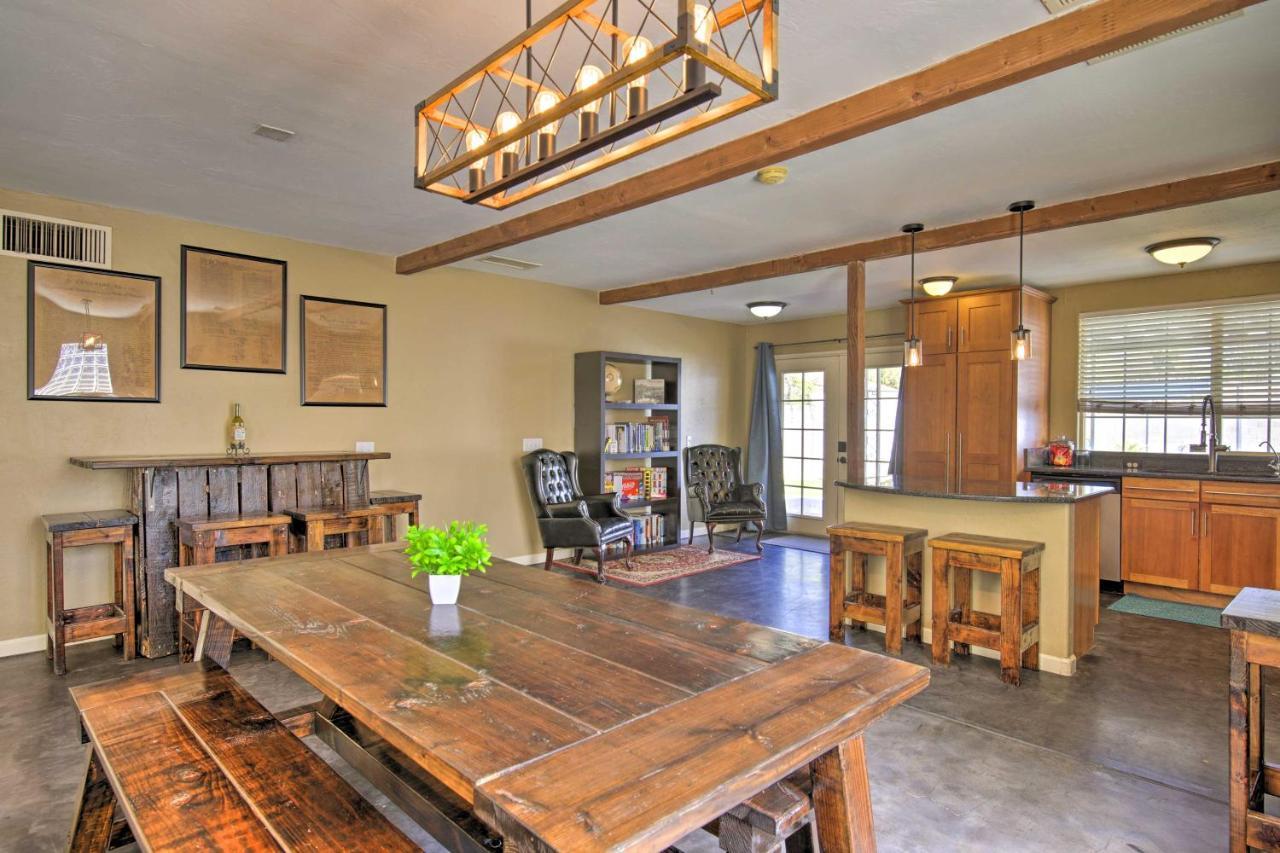 Central Phoenix Cottage With Private Yard! 외부 사진