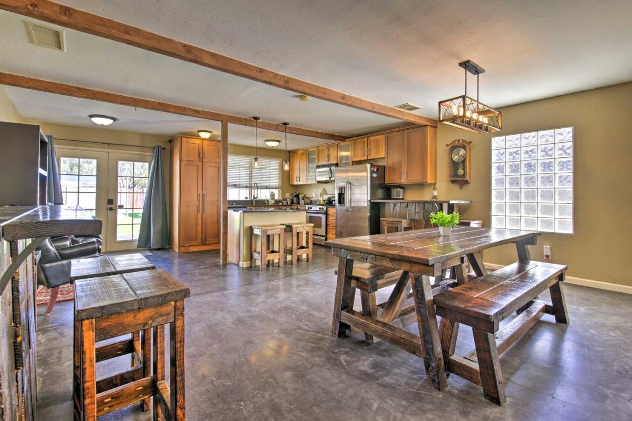 Central Phoenix Cottage With Private Yard! 외부 사진